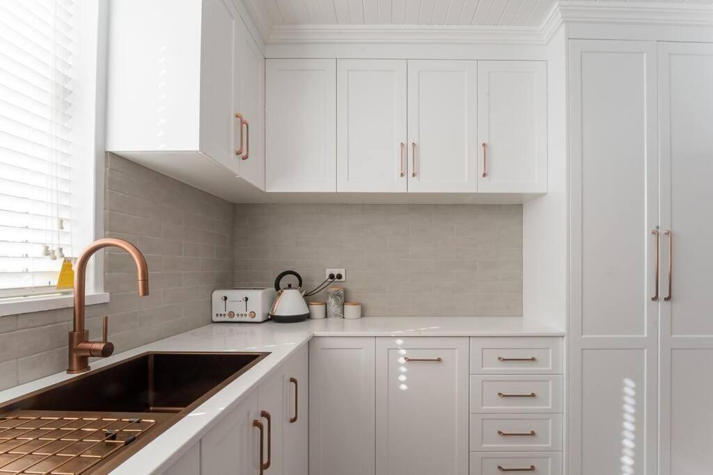 Historic Beauty In The Cbd! Parking And Wifi Apartamento Launceston Exterior foto
