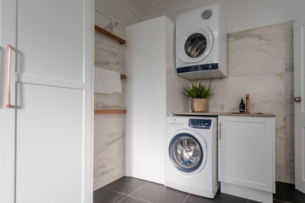 Historic Beauty In The Cbd! Parking And Wifi Apartamento Launceston Exterior foto